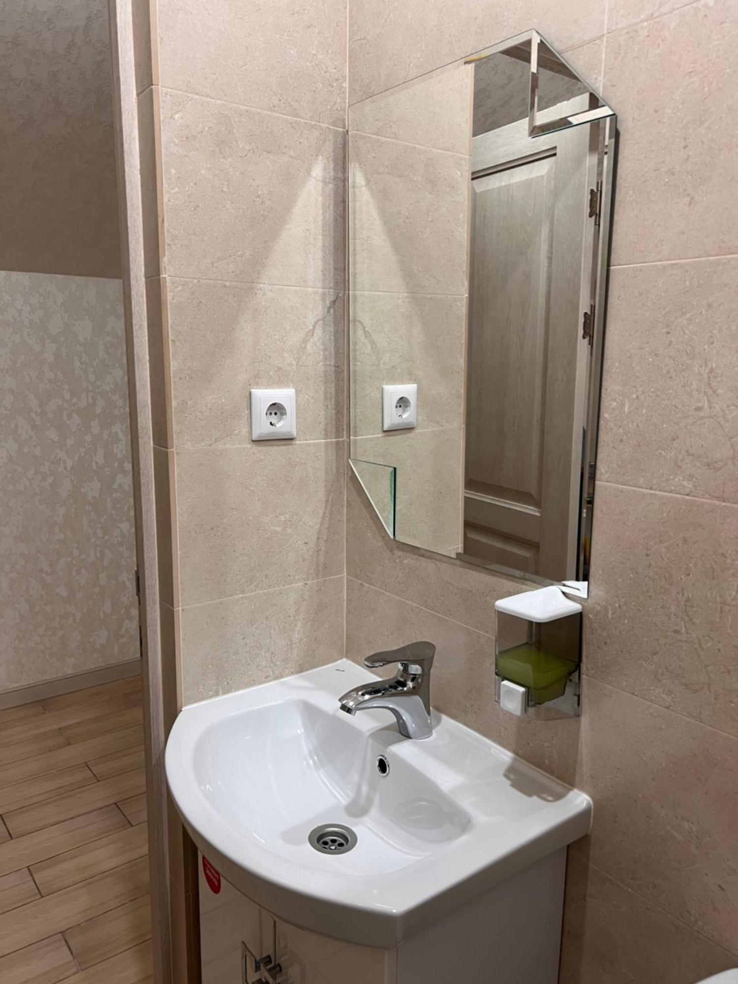 Hotel Гостинично-Банный Комплекс Майами Люкс Kostanái Exterior foto